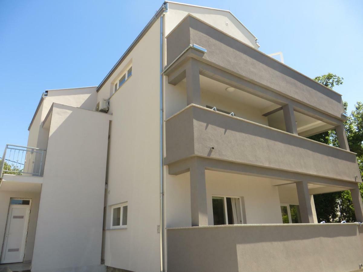 Luka Apartments Биоград на Мору Екстериор снимка