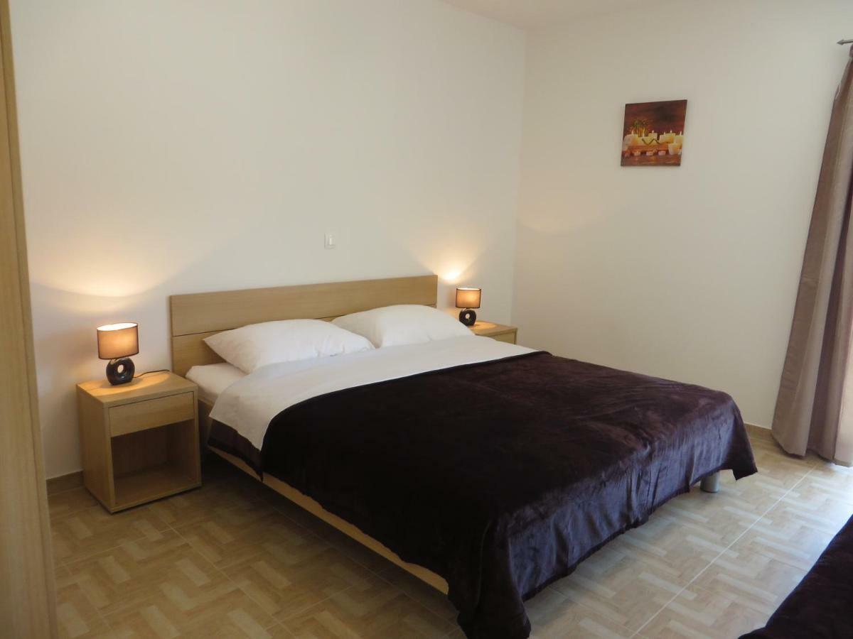 Luka Apartments Биоград на Мору Екстериор снимка