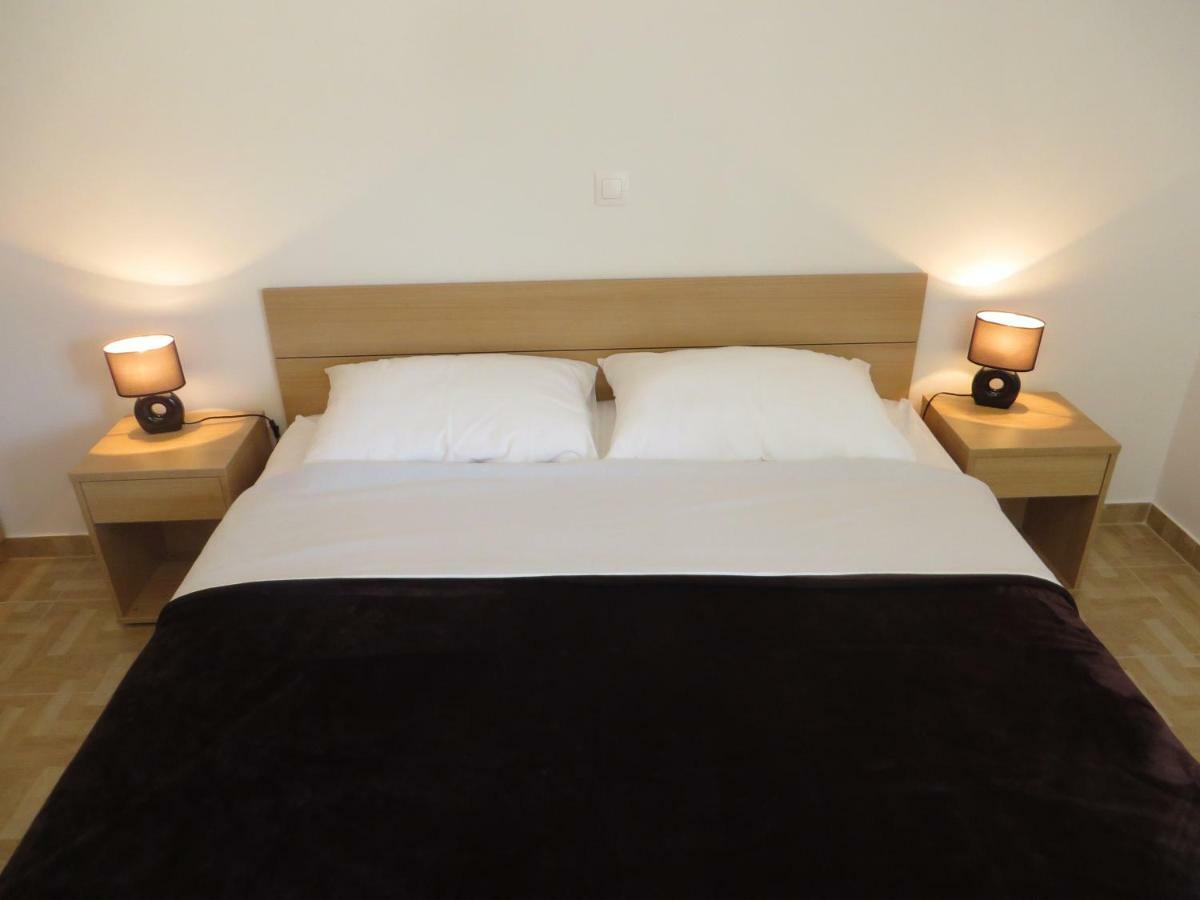 Luka Apartments Биоград на Мору Екстериор снимка