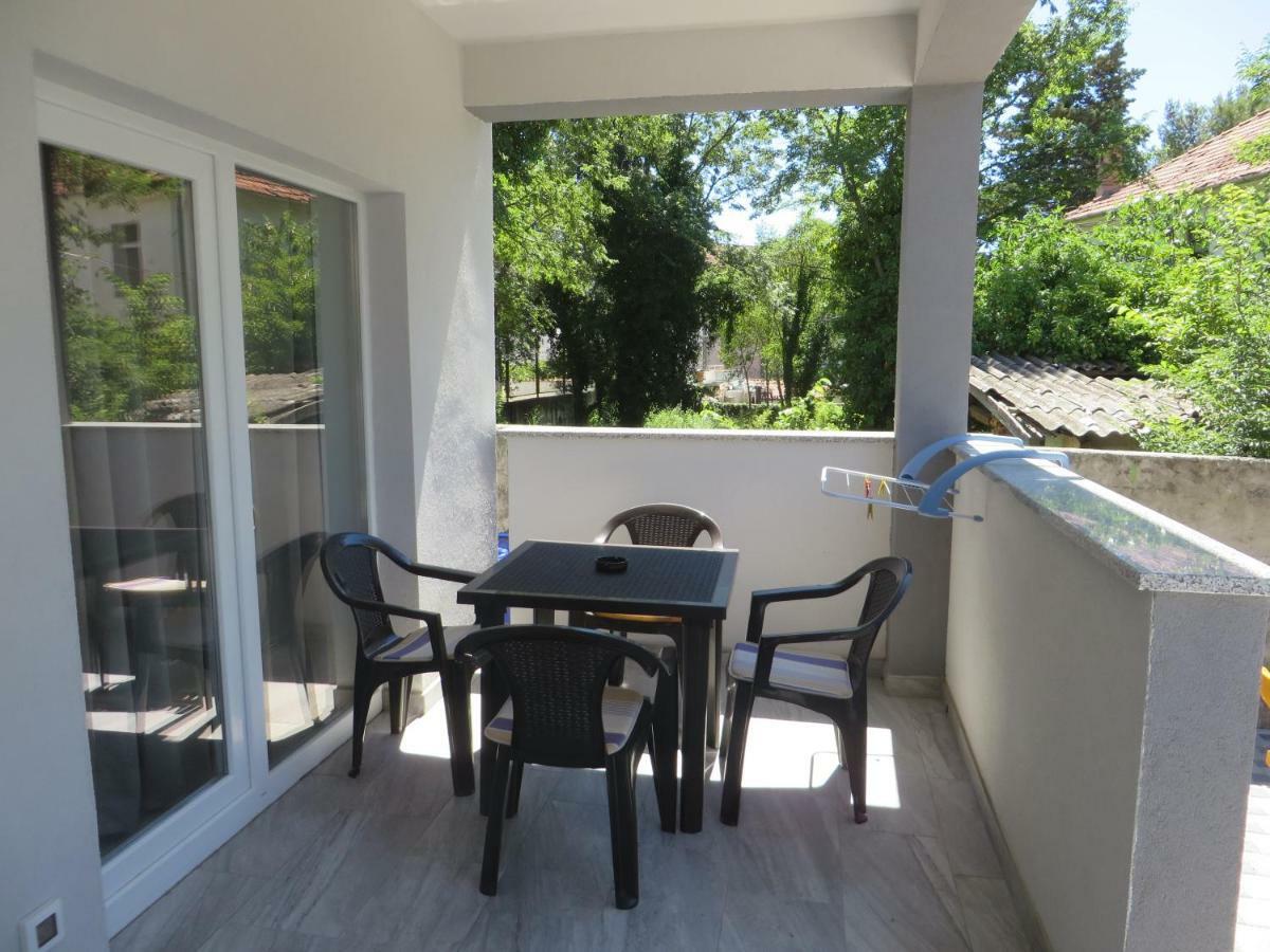 Luka Apartments Биоград на Мору Екстериор снимка
