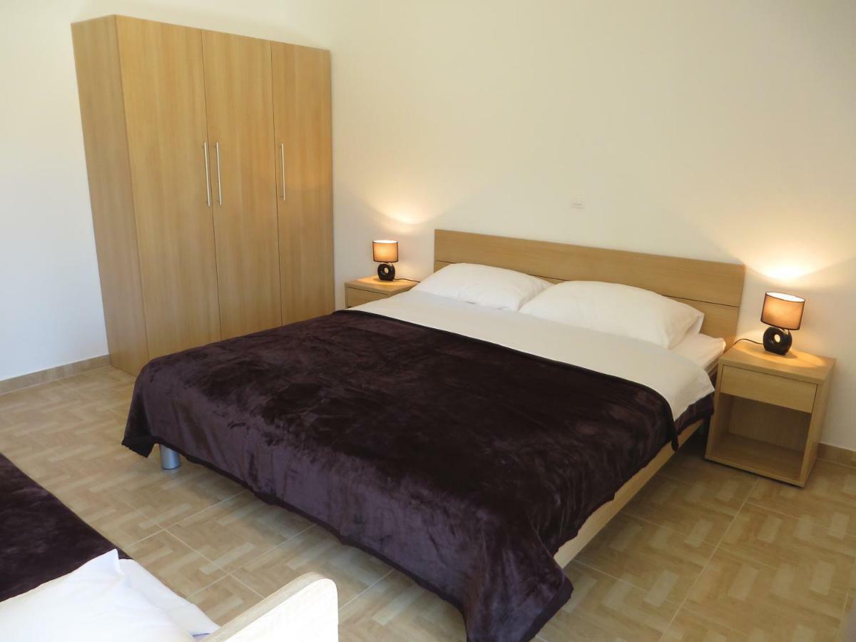 Luka Apartments Биоград на Мору Екстериор снимка