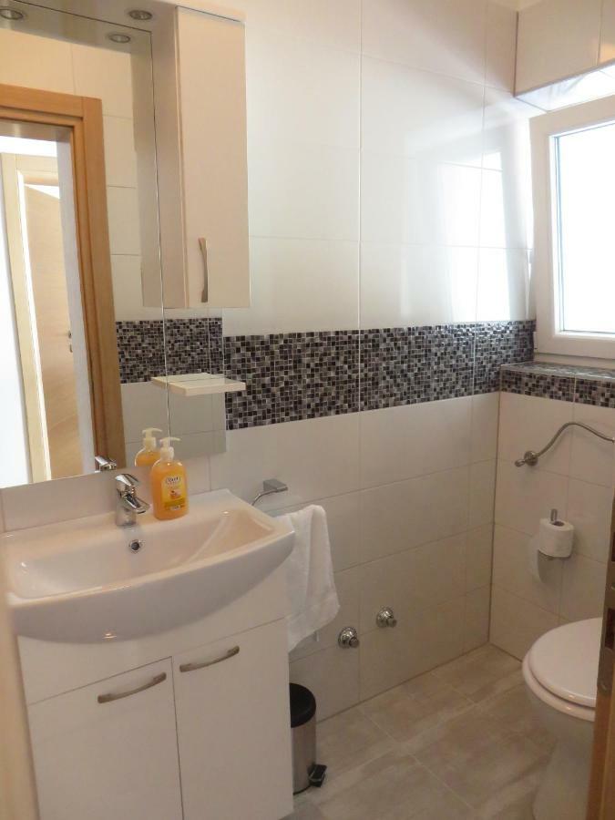 Luka Apartments Биоград на Мору Екстериор снимка